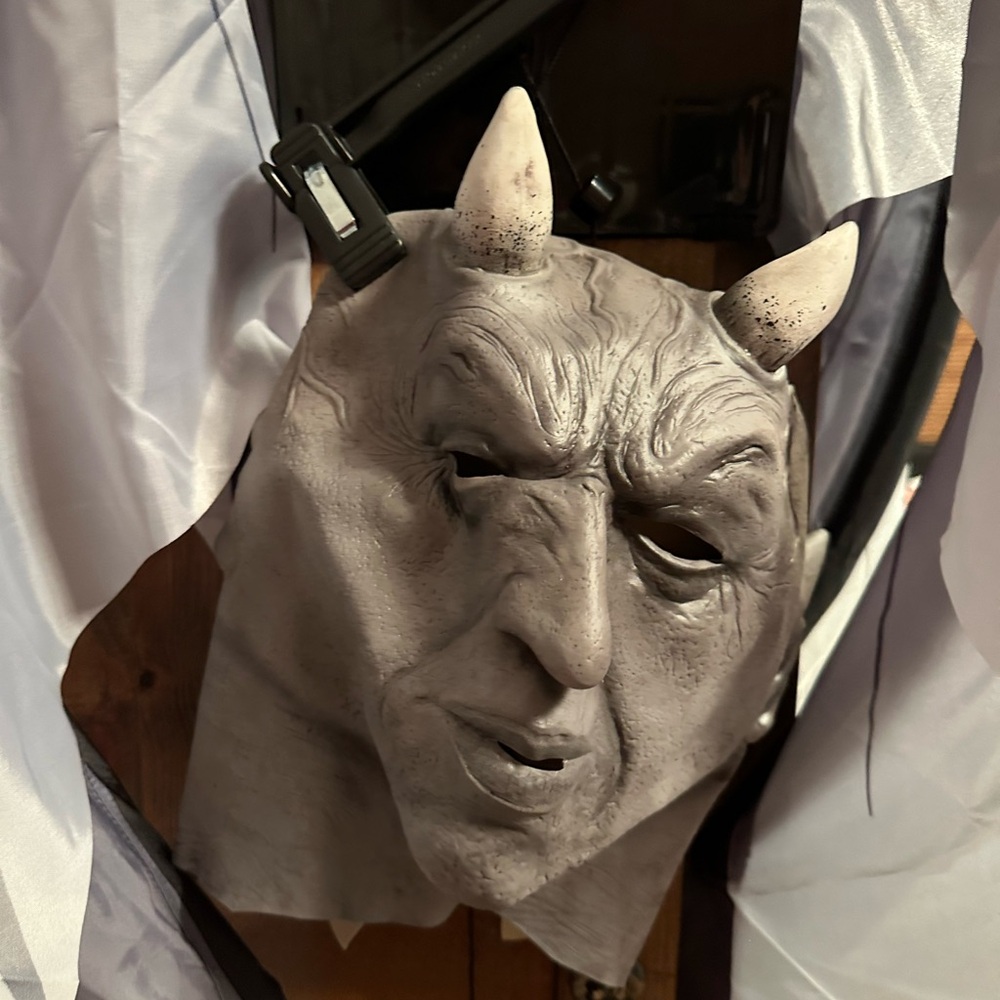 Devil/Demon mask + movable wings - Picture 3 of 5